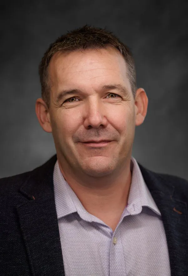 Andrew Mackie headshot